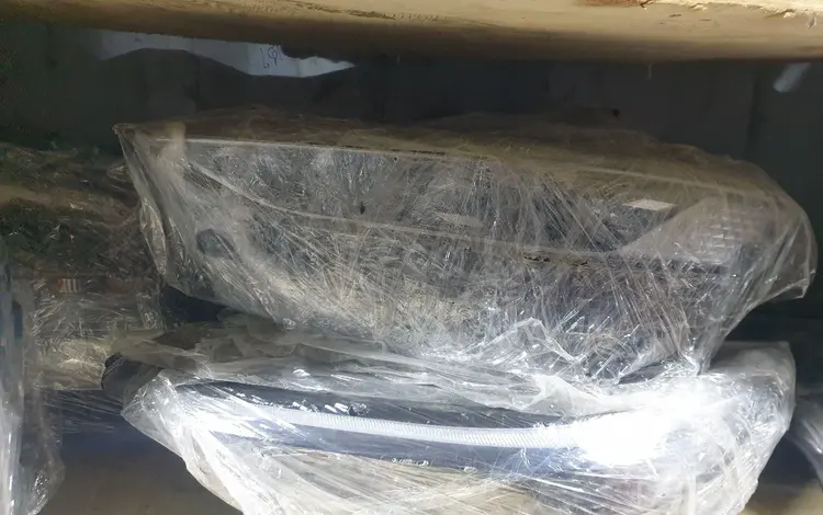 Фары оригинальные без дефектов за 130 000 тг. в Астана
