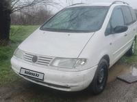 Volkswagen Sharan 1998 года за 1 800 000 тг. в Алматы