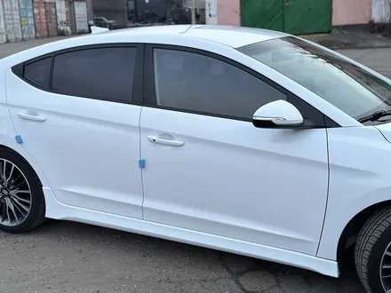 Hyundai Elantra 2018 года за 9 500 000 тг. в Алматы – фото 3