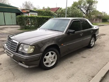 Mercedes-Benz E 320 1993 года за 3 000 000 тг. в Алматы – фото 2