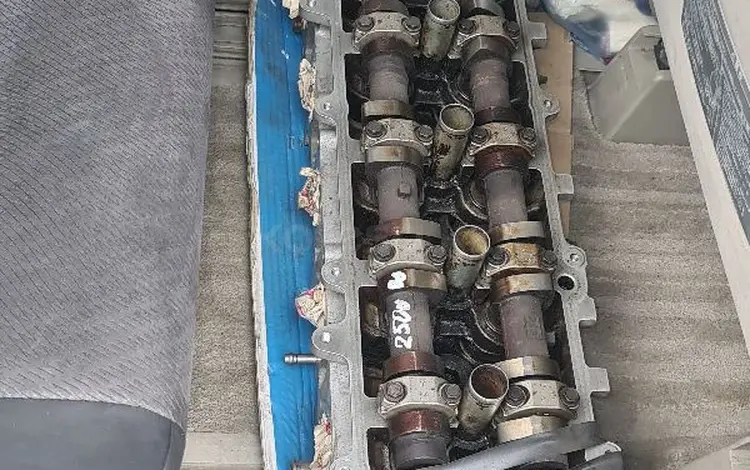 ГБЦ двигателя 4, 5 бензин 1FZ-FE на Toyota Land Cruiser 105GX за 850 000 тг. в Караганда