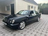 Mercedes-Benz E 320 1999 года за 4 800 000 тг. в Кулан – фото 3