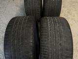 Комплект шин Bridgestone перед 275/40/21 зад 315/35/21 за 100 000 тг. в Алматы
