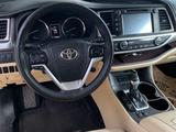 Toyota Highlander 2014 года за 16 800 000 тг. в Шымкент – фото 2
