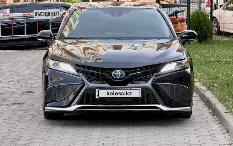 Toyota Camry 2021 года за 12 875 000 тг. в Алматы