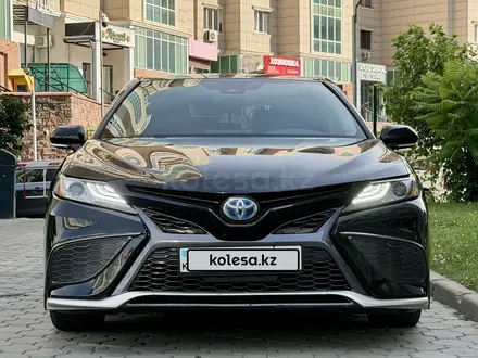 Toyota Camry 2021 года за 12 875 000 тг. в Алматы – фото 4