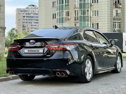 Toyota Camry 2021 года за 12 875 000 тг. в Алматы – фото 9