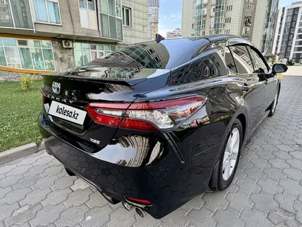 Toyota Camry 2021 года за 12 875 000 тг. в Алматы – фото 10