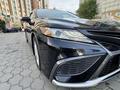 Toyota Camry 2021 года за 12 875 000 тг. в Алматы – фото 12