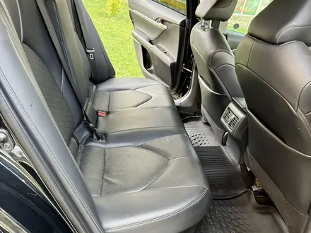 Toyota Camry 2021 года за 12 875 000 тг. в Алматы – фото 17
