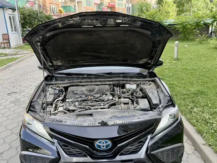 Toyota Camry 2021 года за 12 875 000 тг. в Алматы – фото 24