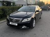 Toyota Camry 2013 года за 11 500 000 тг. в Атырау