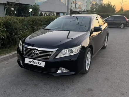 Toyota Camry 2013 года за 11 500 000 тг. в Атырау