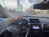 Toyota Camry 2014 года за 10 800 000 тг. в Астана – фото 2
