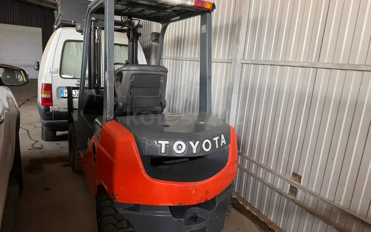Toyota  Toyota 8FG25 2010 года за 5 500 000 тг. в Алматы