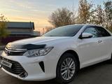 Toyota Camry 2015 года за 11 900 000 тг. в Семей – фото 2