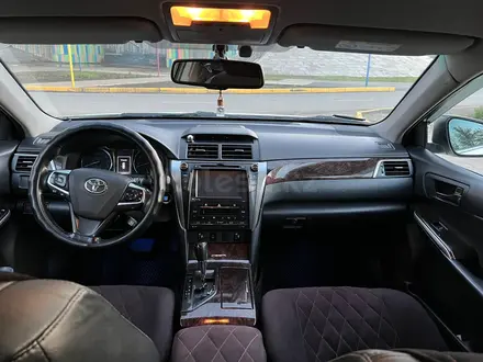 Toyota Camry 2015 года за 11 800 000 тг. в Семей – фото 9