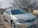 Toyota Camry 2005 годаүшін3 800 000 тг. в Шымкент – фото 2