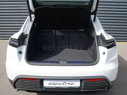 Porsche Macan 2025 года за 70 739 412 тг. в Астана – фото 5
