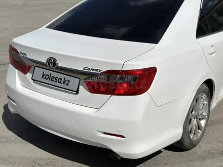 Toyota Camry 2013 года за 9 000 000 тг. в Актобе – фото 15