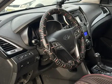 Hyundai Santa Fe 2014 года за 8 500 000 тг. в Актобе – фото 12