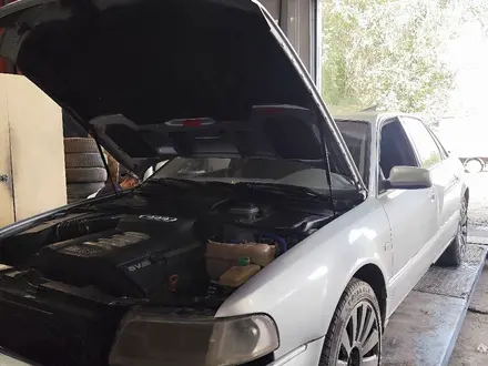 Audi A8 1999 года за 2 000 000 тг. в Алматы – фото 6