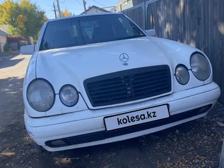 Mercedes-Benz E 230 1996 года за 2 100 000 тг. в Караганда