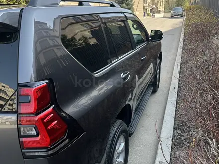 Toyota Land Cruiser Prado 2019 года за 19 000 000 тг. в Алматы – фото 15