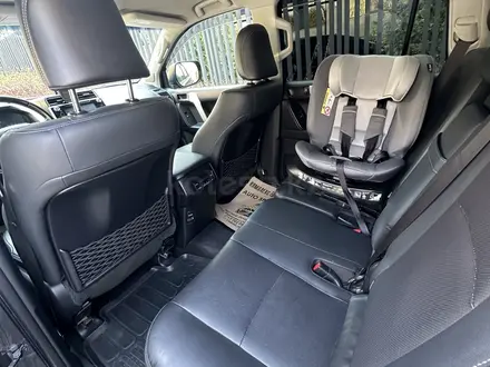 Toyota Land Cruiser Prado 2019 года за 19 000 000 тг. в Алматы – фото 19