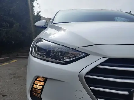 Hyundai Elantra 2018 года за 6 300 000 тг. в Алматы – фото 2