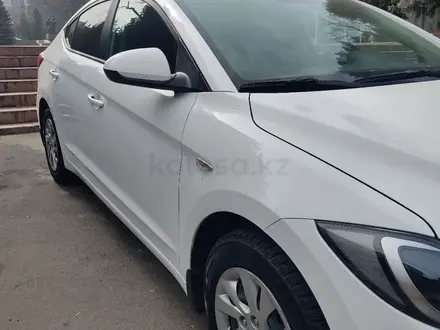 Hyundai Elantra 2018 года за 6 300 000 тг. в Алматы – фото 5