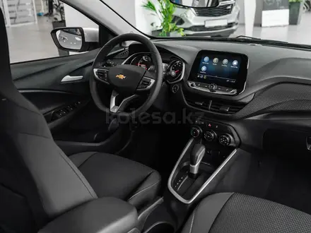 Chevrolet Onix 2024 года за 7 290 000 тг. в Астана – фото 6