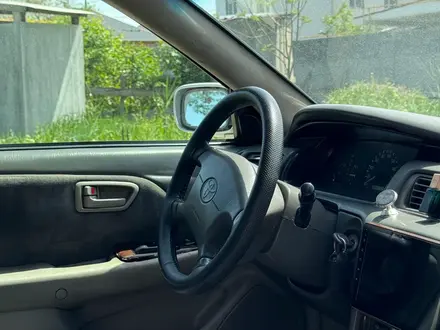 Toyota Camry 1998 года за 2 600 000 тг. в Алматы – фото 7