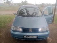 Volkswagen Sharan 1999 года за 1 600 000 тг. в Уральск