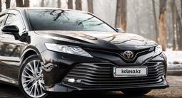 Toyota Camry 2021 года за 17 400 000 тг. в Алматы – фото 2