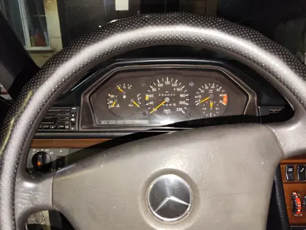 Mercedes-Benz E 230 1991 года за 1 800 000 тг. в Алматы – фото 6