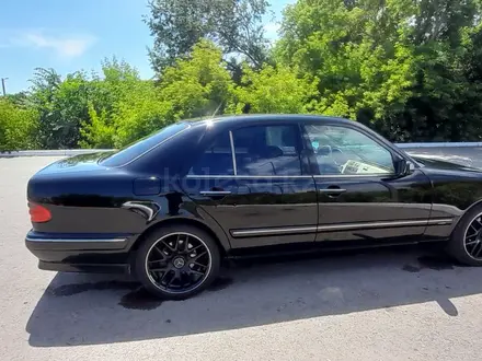 Mercedes-Benz E 280 2000 года за 4 700 000 тг. в Караганда – фото 22