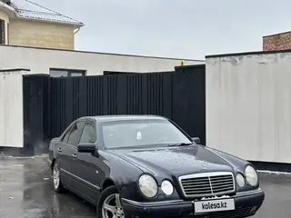Mercedes-Benz E 280