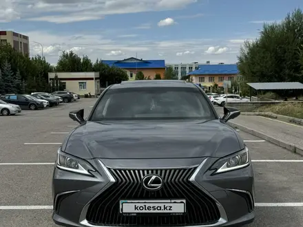 Lexus ES 250 2021 года за 22 500 000 тг. в Алматы