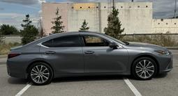 Lexus ES 250 2021 годаүшін22 500 000 тг. в Алматы – фото 4