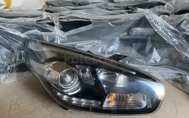Фара Kia carens за 20 000 тг. в Алматы