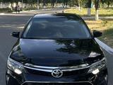 Toyota Camry 2017 годаfor12 400 000 тг. в Шымкент