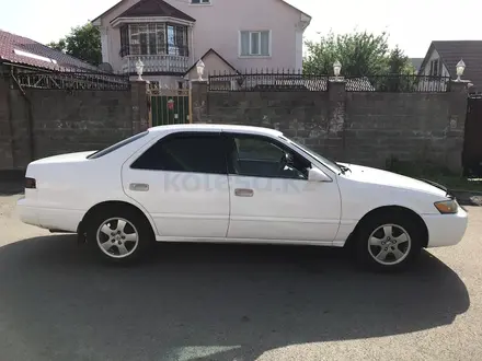 Toyota Camry 1997 года за 3 150 000 тг. в Алматы – фото 3