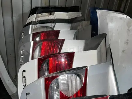 Фары передние Lexus за 505 тг. в Алматы – фото 12