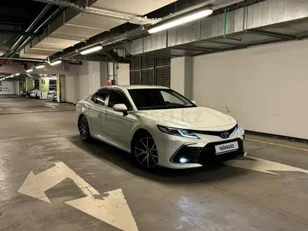 Toyota Camry 2021 года за 14 500 000 тг. в Алматы – фото 3