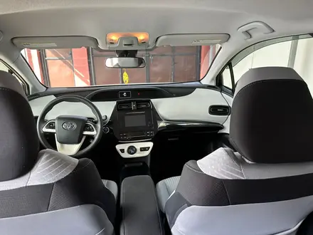Toyota Prius 2017 года за 9 000 000 тг. в Алматы