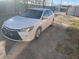 Toyota Camry 2015 года за 6 000 000 тг. в Атырау – фото 3