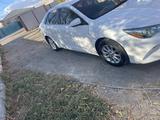 Toyota Camry 2015 года за 6 000 000 тг. в Атырау – фото 2