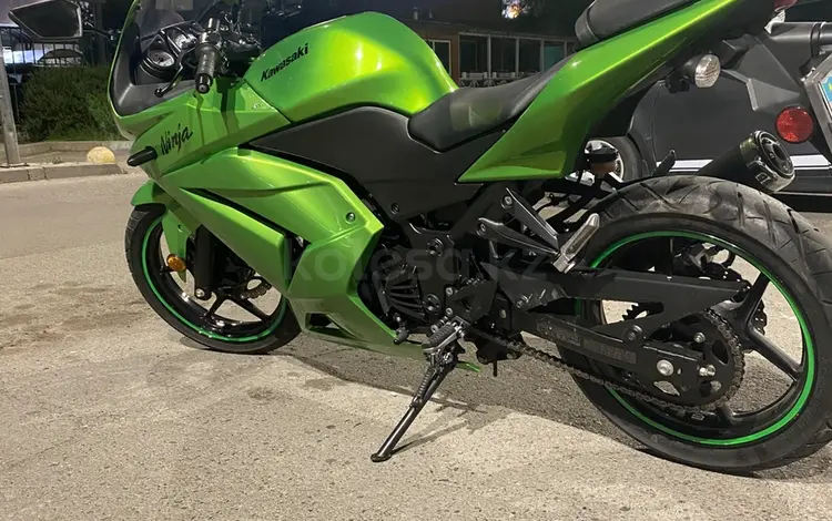 Kawasaki  Ninja 250R 2012 года за 1 600 000 тг. в Алматы