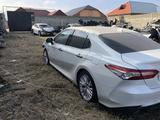 Toyota Camry 2020 года за 10 000 тг. в Алматы – фото 2
